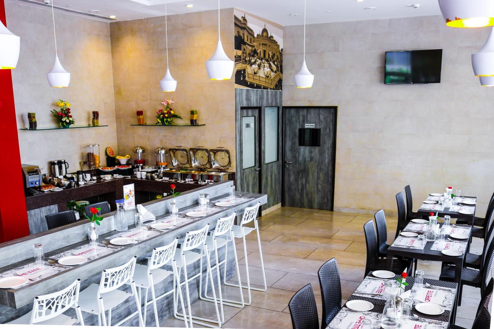 7 Apple Hotel, Vadodara Zewnętrze zdjęcie