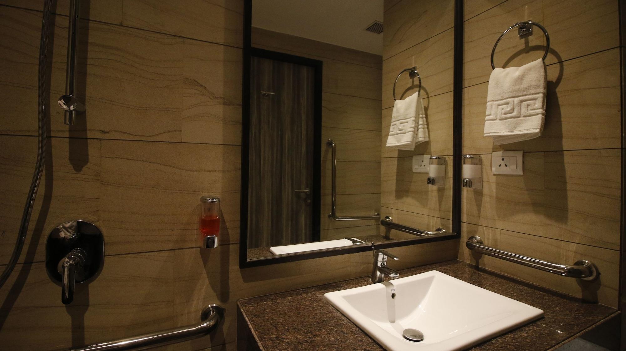 7 Apple Hotel, Vadodara Zewnętrze zdjęcie