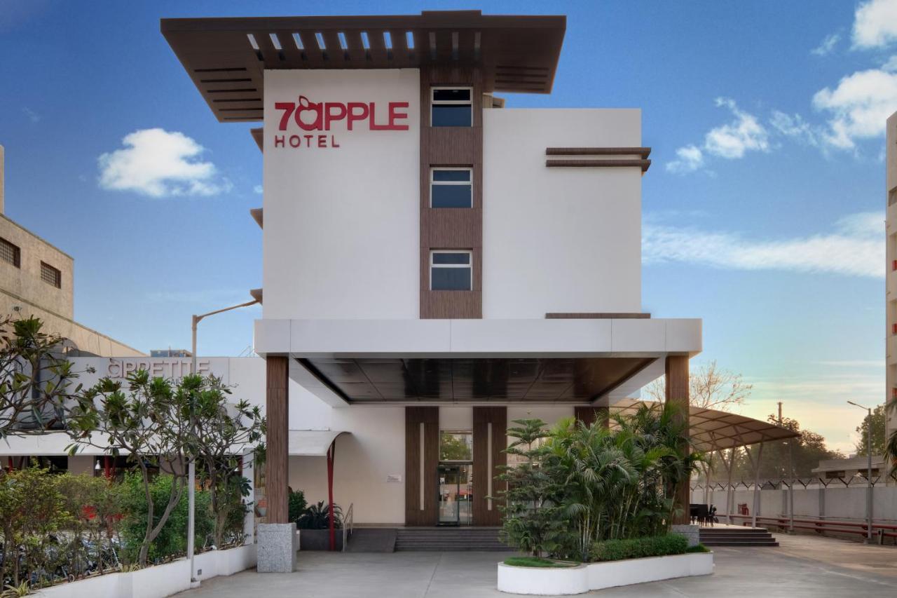 7 Apple Hotel, Vadodara Zewnętrze zdjęcie