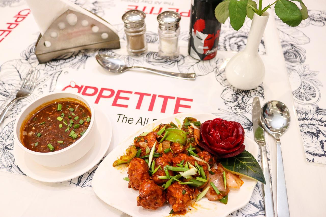7 Apple Hotel, Vadodara Zewnętrze zdjęcie