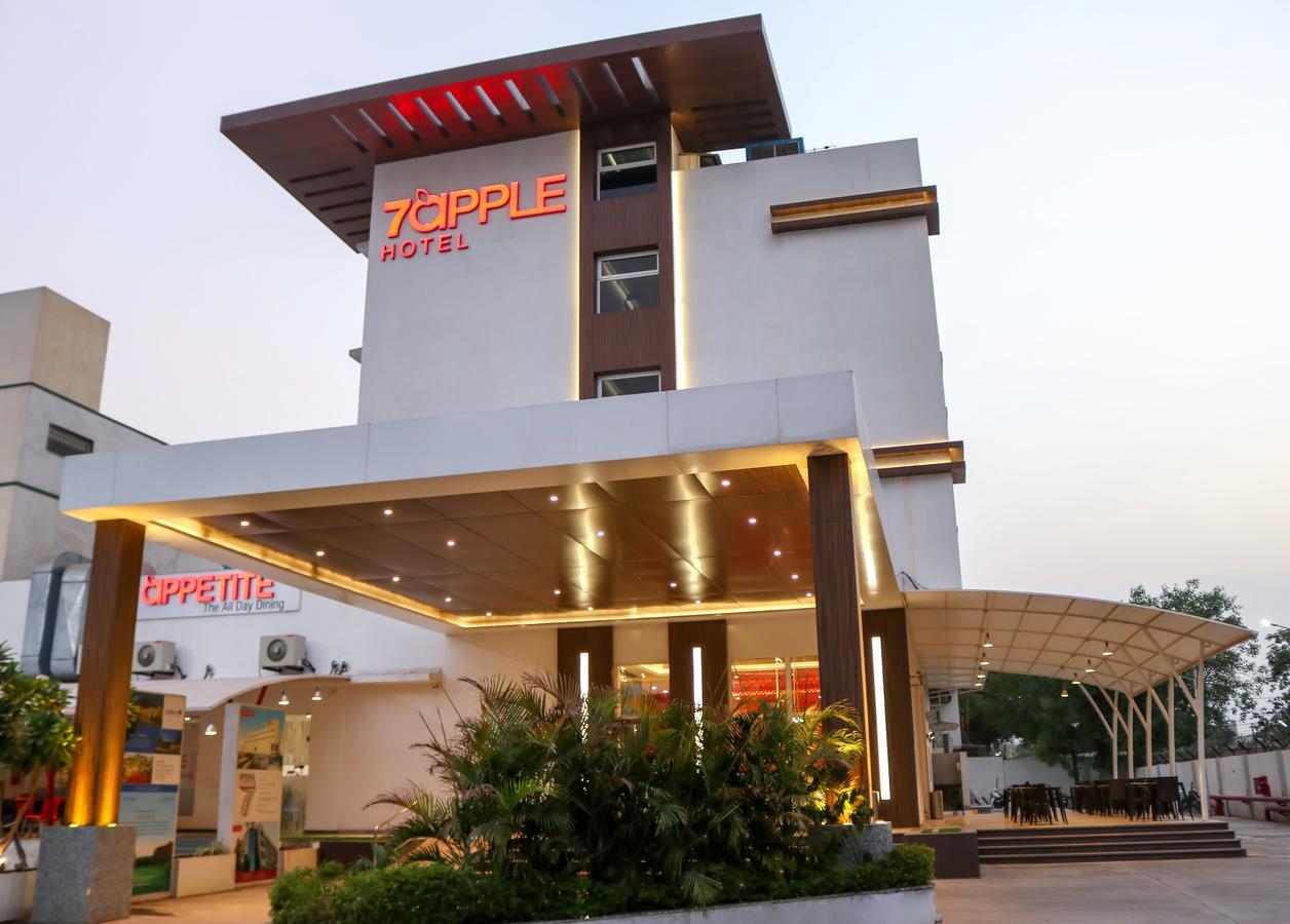 7 Apple Hotel, Vadodara Zewnętrze zdjęcie